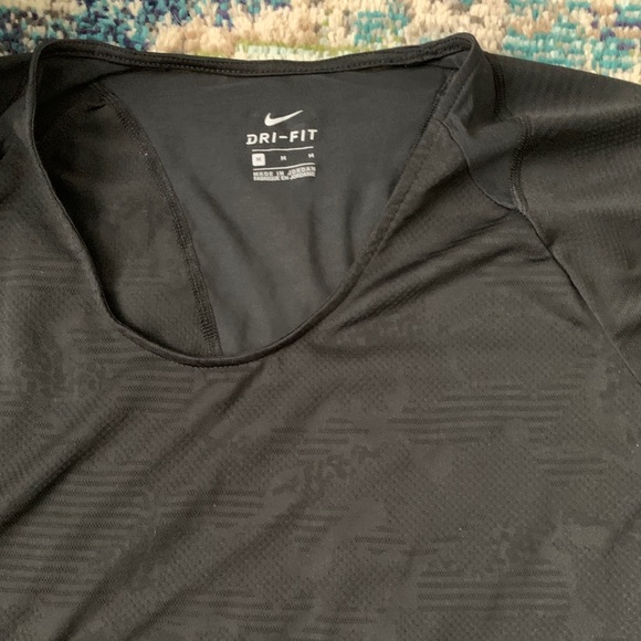 Nike Workout Top - Picture 3 of 5